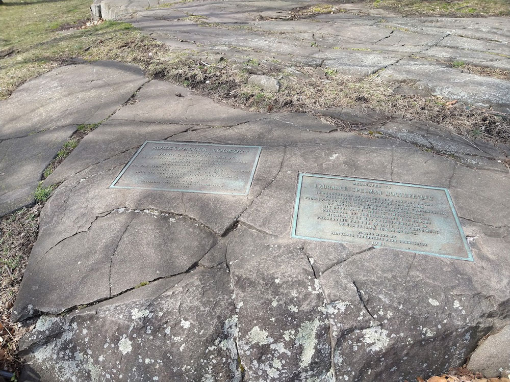 Plaques at Rockefeller Lookout